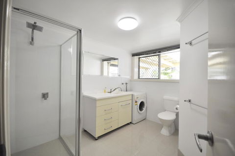 Ocean Wave - Accommodation Redcliffe 16