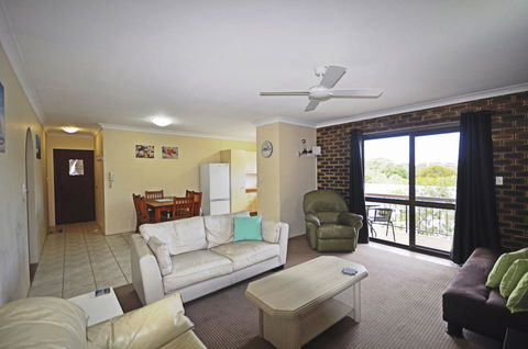 Sands Court On Boyd - Accommodation Redcliffe 10