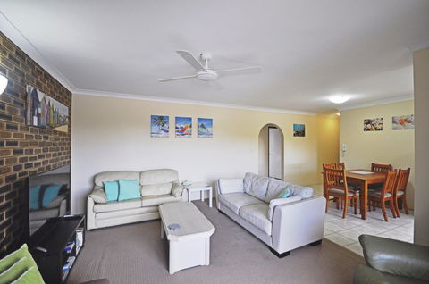 Sands Court On Boyd - Accommodation Redcliffe 1