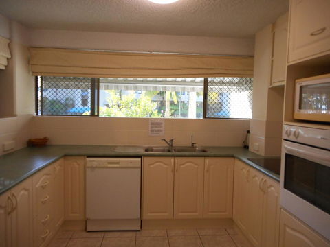 Placid Waters Holiday Apartments - Accommodation Redcliffe 16