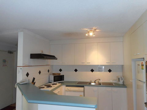 Placid Waters Holiday Apartments - Accommodation Redcliffe 12
