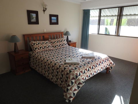 Placid Waters Holiday Apartments - Accommodation Redcliffe 9