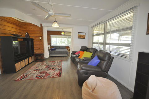 Beachside Beauty - Accommodation Redcliffe 9