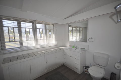 Beachside Beauty - Accommodation Redcliffe 5