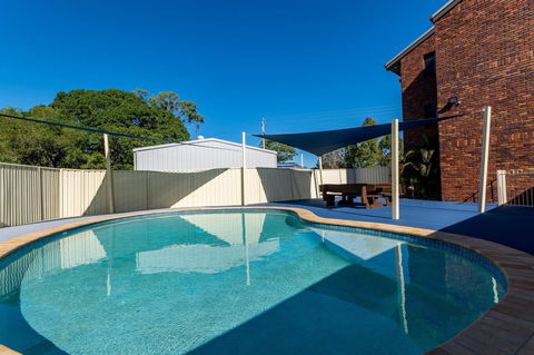 Waterviews,Pool, Wifi Its All Here !- Welsby Pde, Bongaree - Accommodation Redcliffe 13