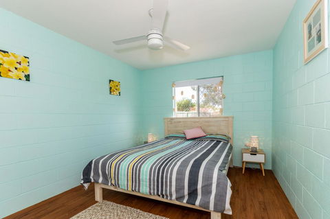 Charm And Comfort In This Ground Floor Unit With Water Views! Welsby Pde, Bongaree - Accommodation Redcliffe 9