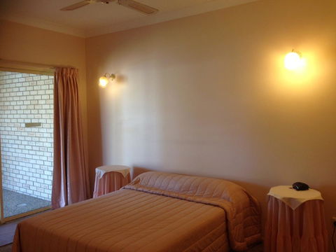 Private Canal Duplex With Pontoon - Oleander Drive, Bongaree - Accommodation Redcliffe 11