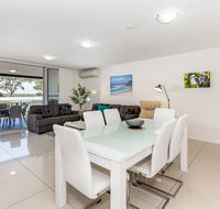 First Floor Air Conditioned Free Wi-Fi - Accommodation Redcliffe