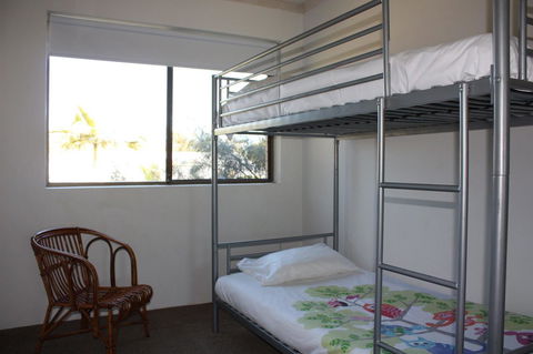 Close To Surf Beach, Surf Club, Hotel And Shops - Boyd St, Woorim - Accommodation Redcliffe 2