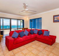 Fantastic Views from this top floor unit - Accommodation Redcliffe