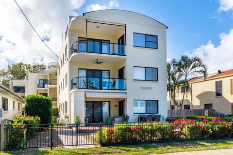 Waterfront Views From Private Rooftop Balcony - Bayview South Esp, Bongaree - Accommodation Redcliffe 0