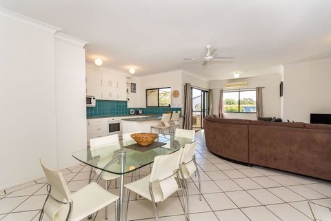 Waterfront Views From Private Rooftop Balcony - Bayview South Esp, Bongaree - Accommodation Redcliffe 3