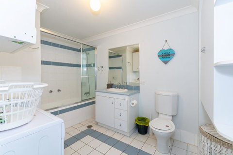 Waterfront Views From Private Rooftop Balcony - Bayview South Esp, Bongaree - Accommodation Redcliffe 19