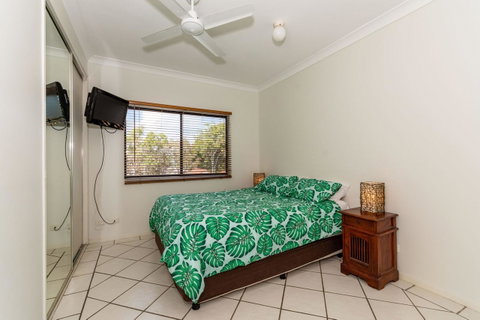 Waterfront Views From Private Rooftop Balcony - Bayview South Esp, Bongaree - Accommodation Redcliffe 11