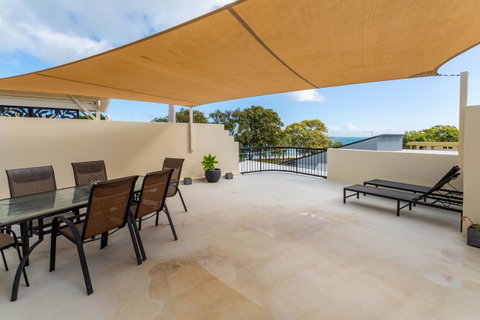 Waterfront Views From Private Rooftop Balcony - Bayview South Esp, Bongaree - Accommodation Redcliffe 2