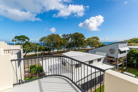 Waterfront Views From Private Rooftop Balcony - Bayview South Esp, Bongaree - Accommodation Redcliffe 6