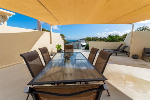 Waterfront Views From Private Rooftop Balcony - Bayview South Esp, Bongaree - Accommodation Redcliffe 9