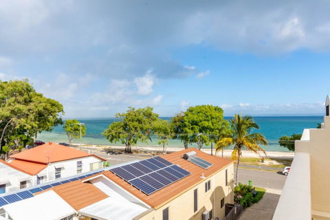 Waterfront Views From Private Rooftop Balcony - Bayview South Esp, Bongaree - Accommodation Redcliffe 5