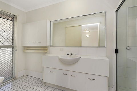 Waterfront Retreat With Room For A Boat - Welsby Pde, Bongaree - Accommodation Redcliffe 1