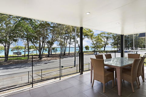 Waterfront Retreat With Room For A Boat - Welsby Pde, Bongaree - Accommodation Redcliffe 5