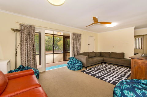 Short Stroll To Surf Beach - North Street, Woorim - Accommodation Redcliffe 4