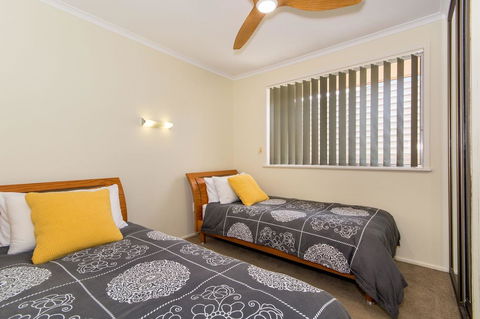 Short Stroll To Surf Beach - North Street, Woorim - Accommodation Redcliffe 13