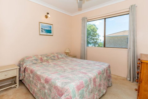 Water Views - Top Floor -Clearview Apartments South Esp, Bongaree - Accommodation Redcliffe 3
