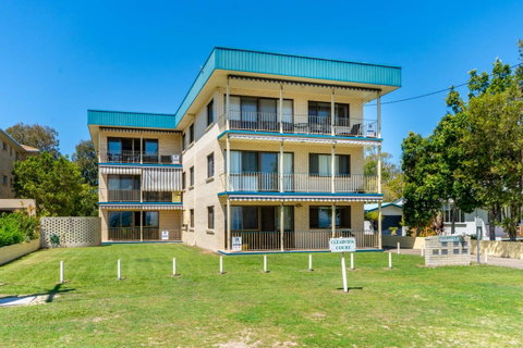 Water Views - Top Floor -Clearview Apartments South Esp, Bongaree - Accommodation Redcliffe 11