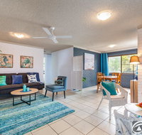 Air Conditioned Unit Stones throw to the Waterfront. - Accommodation Redcliffe