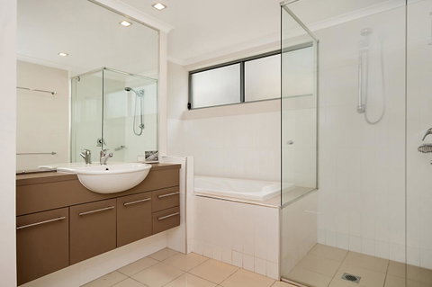 Spectacular Unit Overlooking Pumicestone Passage - Welsby Pde, Bongaree - Accommodation Redcliffe 12