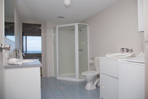 Samarinda Jewel By The Sea - Accommodation Redcliffe 5