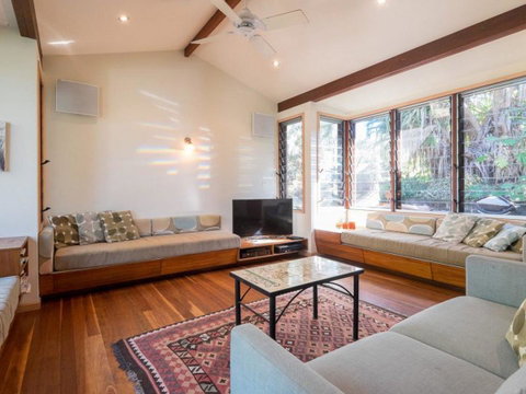 Laguna House - Accommodation Redcliffe 4