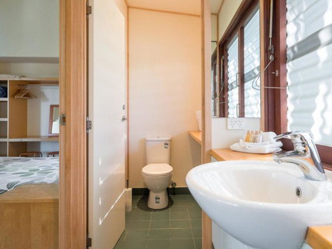 Laguna House - Accommodation Redcliffe 10