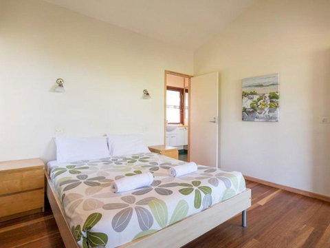 Laguna House - Accommodation Redcliffe 3