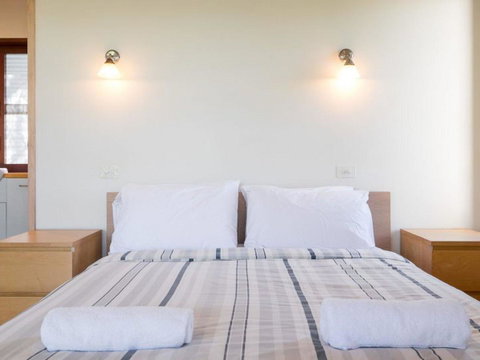 Laguna House - Accommodation Redcliffe 12