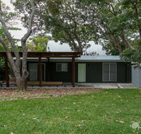 Curlew Shack - Accommodation Redcliffe