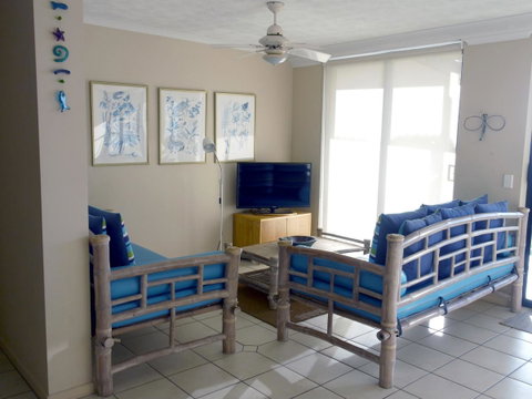 Cylinder Cove 1 - Accommodation Redcliffe 4