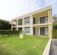 'Bagnall Views' 2/161 Government Rd - Stylish  modern duplex across the road to the waters edge - Accommodation Redcliffe