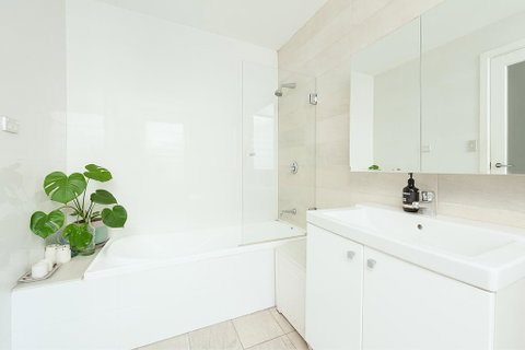 'Darling Lily' - Your Townhouse Hideaway - Accommodation Redcliffe 3