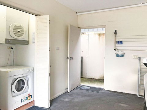 'Dutchies Vista' 1/45 Christmas Bush Ave - Ground Floor Duplex With Stunning Water Views - Accommodation Redcliffe 2