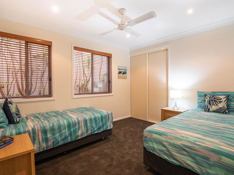 'Dutchies Vista' 1/45 Christmas Bush Ave - Ground Floor Duplex With Stunning Water Views - Accommodation Redcliffe 1