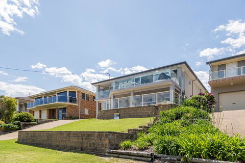 'Salt & Light' Mollymook - Accommodation Redcliffe 1