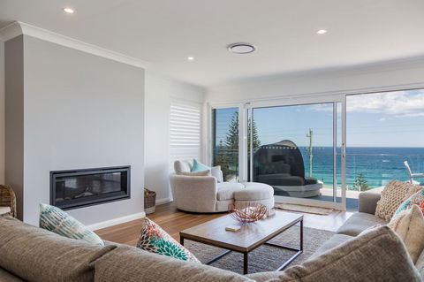 'Salt & Light' Mollymook - Accommodation Redcliffe 3