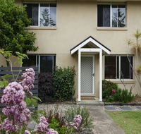 'Sandy Bottoms' with WiFi just Moments from Beach - Accommodation Redcliffe