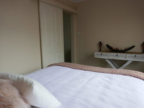 'Sandy Bottoms' With WiFi Just Moments From Beach - Accommodation Redcliffe 2