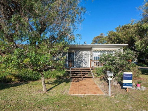 'The Croft' 11 Boulder Bay Rd - Cosy Beach House With Aircon & Only 270m To The Beach - Accommodation Redcliffe 0