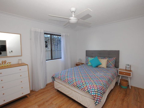 'Time And Tide' 1 - Ground Floor With Water Views - Accommodation Redcliffe 3