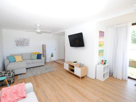 'Time And Tide' 1 - Ground Floor With Water Views - Accommodation Redcliffe 1