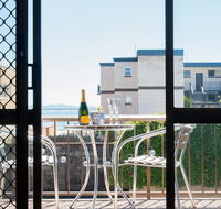 1 'BAHIA' 47 RONALD AVE - GREAT LOCATION WITH FILTERED WATER VIEWS - Accommodation Redcliffe