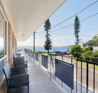 1 'Shoal Towers' 11 Shoal Bay Road - fantastic unit across the road from beach - Accommodation Redcliffe